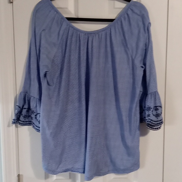 Signature Studio Light Blue Blouse with Navy Embroidery - Picture 4 of 5